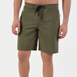 Vans Voyage Trunks size 34